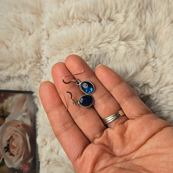 Elegant Blue/Silver Glass Earrings - Picture 4 of 4